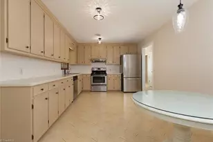195 Vancouver Ct, Kernersville, NC 27284 - Photo 11