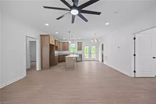 218 Fishermans Point Rd, Roxboro, NC 27574 - Photo 11