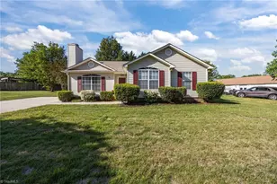 3922 Landover Dr, High Point, NC 27265 - Photo 5