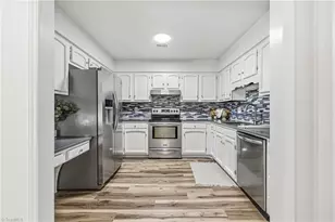6 Fountain View Cir, Greensboro, NC 27405 - Photo 13