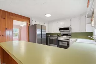 2356 Brushy Mountain Rd, Wilkesboro, NC 28697 - Photo 11