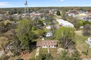 204 W Brower Ave, Liberty, NC 27298 - Photo 27