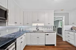 504 N Greenbriar St, Liberty, NC 27298 - Photo 17