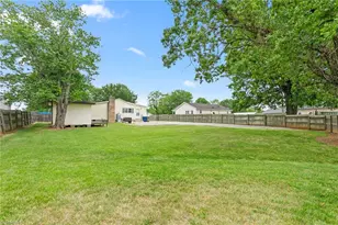 610 Larry Ave, Graham, NC 27253 - Photo 27