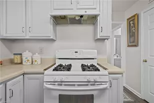 825 Hopewell St, High Point, NC 27263 - Photo 13