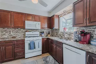 816 Cornwallis Dr, Burlington, NC 27215 - Photo 13