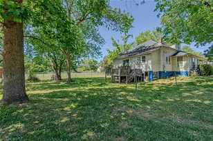 301 W Lee St, Mebane, NC 27302 - Photo 17