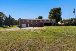5305 Belews Creek Rd, Walkertown, NC 27051 - Photo 5
