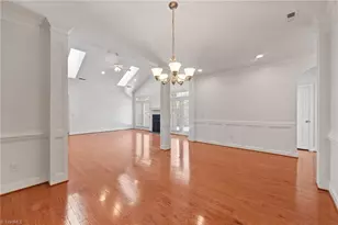 2710 Kingsbury Ct, Burlington, NC 27215 - Photo 7