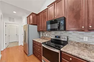 2710 Kingsbury Ct, Burlington, NC 27215 - Photo 13