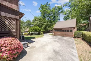 224 W Colonial Dr, Thomasville, NC 27360 - Photo 47