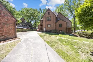 224 W Colonial Dr, Thomasville, NC 27360 - Photo 3