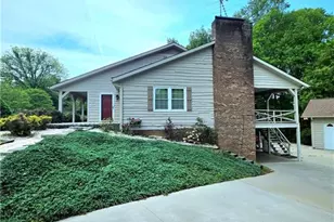 101 Ridgewood Dr, North Wilkesboro, NC 28659 - Photo 7