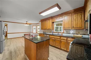 949 Aquaview Dr, Kernersville, NC 27284 - Photo 13