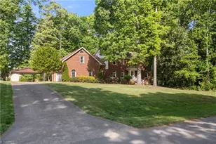 949 Aquaview Dr, Kernersville, NC 27284 - Photo 5