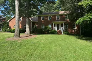 949 Aquaview Dr, Kernersville, NC 27284 - Photo 1