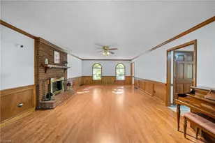 949 Aquaview Dr, Kernersville, NC 27284 - Photo 7