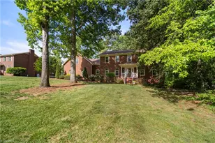 949 Aquaview Dr, Kernersville, NC 27284 - Photo 3