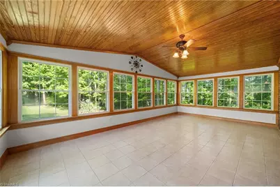 949 Aquaview Drive, Kernersville, NC 27284 - Photo 15