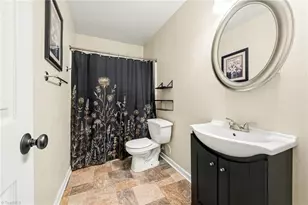 5508 Grapevine Ct, Greensboro, NC 27405 - Photo 17