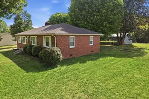 631 Rock Creek Rd, North Wilkesboro, NC 28659 - Photo 17
