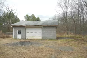 1034 Cascade Ave, Eden, NC 27288 - Photo 11