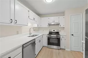 4230 Edith Ln, Greensboro, NC 27409 - Photo 3