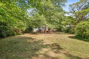 2523 Overbrook Dr, Greensboro, NC 27408 - Photo 35