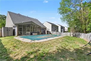 1579 Pondhaven Dr, High Point, NC 27265 - Photo 13