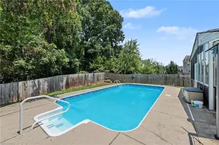 1579 Pondhaven Dr, High Point, NC 27265 - Photo 33