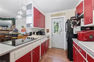 5710 Friendswood Dr, Greensboro, NC 27409 - Photo 23