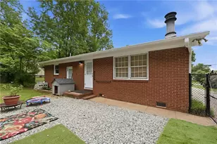 5710 Friendswood Dr, Greensboro, NC 27409 - Photo 7