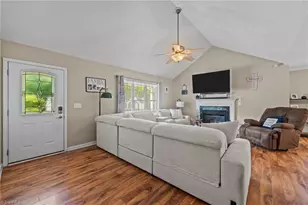 1273 Durham Meadows Dr, Burlington, NC 27217 - Photo 5
