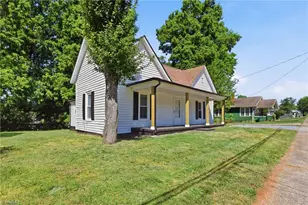 630 Davis Ave, Newton, NC 28658 - Photo 5
