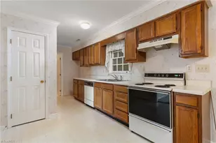 127 Edgedale Ct, Kernersville, NC 27284 - Photo 5