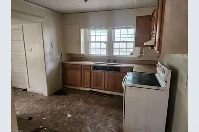 2709 Eastwood Drive, Winston-Salem, NC 27107 - Photo 11