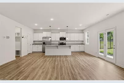 5910 Crossview Drive, Kernersville, NC 27284 - Photo 5