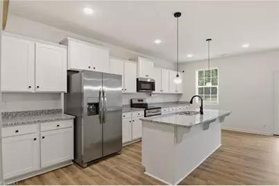 5910 Crossview Drive, Kernersville, NC 27284 - Photo 7