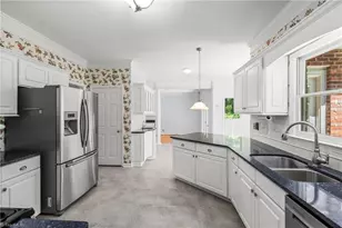 4305 Shaw Farm Cir, Greensboro, NC 27406 - Photo 11