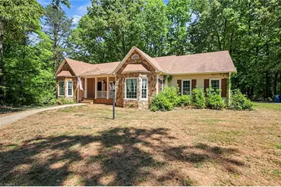 7802 High Meadows Road, Greensboro, NC 27455 - Photo 3