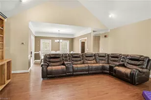 7802 High Meadows Rd, Greensboro, NC 27455 - Photo 5