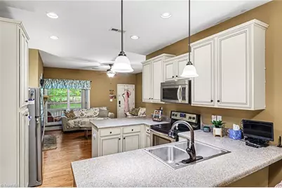 7802 High Meadows Road, Greensboro, NC 27455 - Photo 37