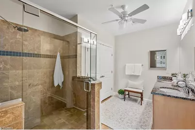 201 N Elm Street #1205, Greensboro, NC 27401 - Photo 21