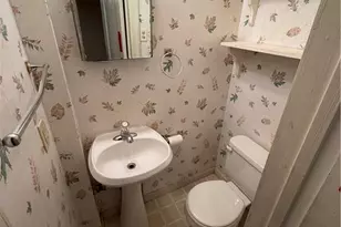 821 Holt Ave, Greensboro, NC 27405 - Photo 11