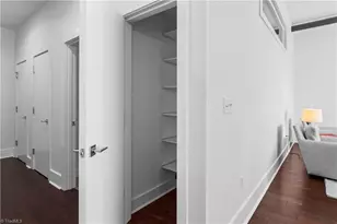 400 W 4th St, Winston-Salem, NC 27101 - Photo 25