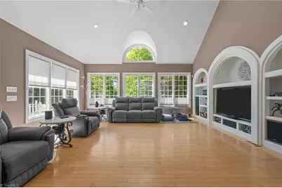 1002 Pleasant Drive, Mebane, NC 27302 - Photo 9