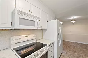 3012 Shamrock Dr, Greensboro, NC 27408 - Photo 9