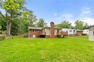 3012 Shamrock Dr, Greensboro, NC 27408 - Photo 49