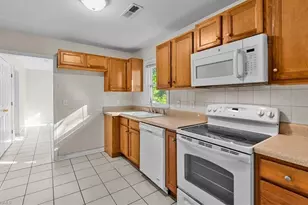 3002 Taliaferro Rd, Greensboro, NC 27408 - Photo 7