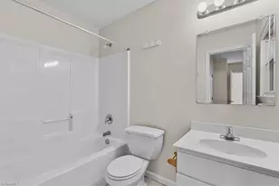 3002 Taliaferro Rd, Greensboro, NC 27408 - Photo 17